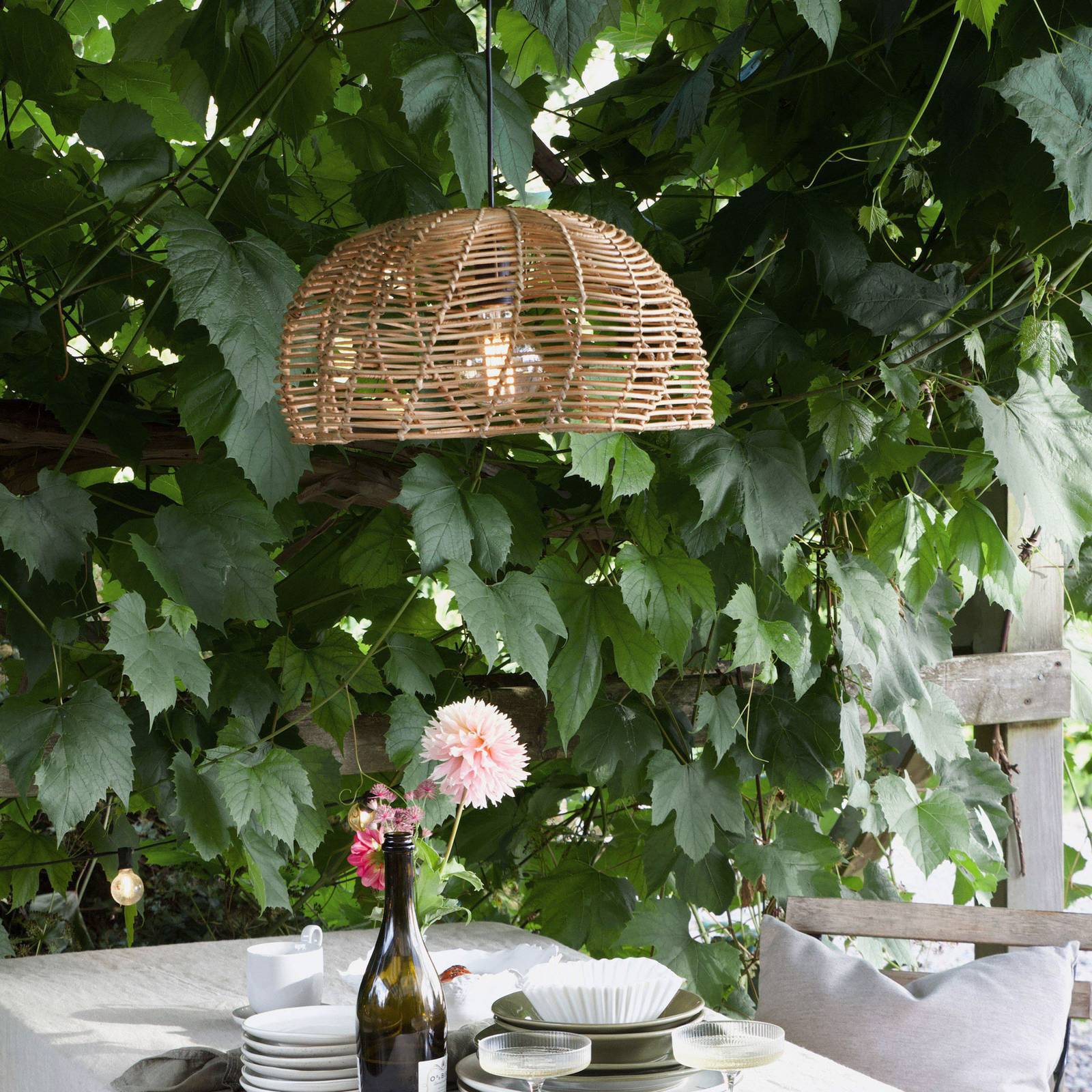 PR Home Buiten hanglamp Mayla, rotan naturel, Ø 43 cm, stekker IP44